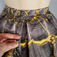Load image into Gallery viewer, 50s 60s SPORTAVILLE GREY PAINTERLY TALL SHIP NOVELTY PRINT SKIRT - 25-26"