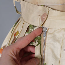 Load image into Gallery viewer, 50s AUSTUMNAL FLORAL DANDELION PALE YELLOW FULL SKIRT - 28&quot;
