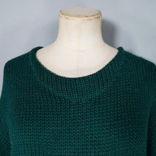 Load image into Gallery viewer, VINTAGE CHUNKY GREEN WOOL COLLEGE SPORTS LETTERMAN JUMPER - L