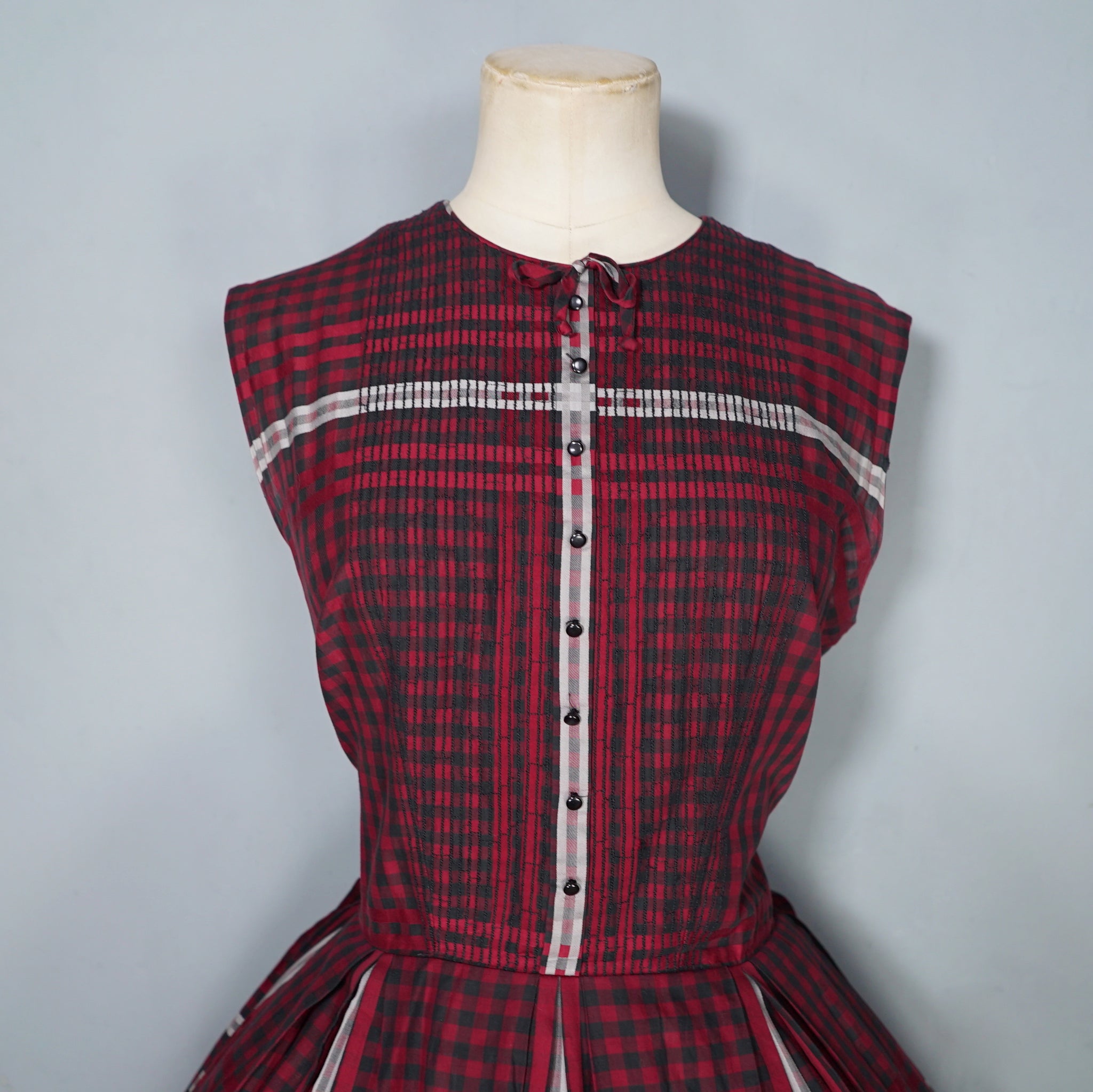 50s 60s l'AIGLON DARK RED AND BLACK CHECKED FULL SKIRTED DAY DRESS - M ...