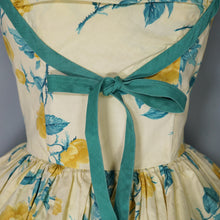 Load image into Gallery viewer, 50s UNLABELLED HORROCKSES YELLOW FLORAL FULL SKIRTED COTTON SUN DRESS - S