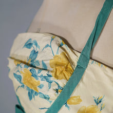 Load image into Gallery viewer, 50s UNLABELLED HORROCKSES YELLOW FLORAL FULL SKIRTED COTTON SUN DRESS - S