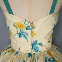 Load image into Gallery viewer, 50s UNLABELLED HORROCKSES YELLOW FLORAL FULL SKIRTED COTTON SUN DRESS - S