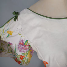 Load image into Gallery viewer, 50s WHITE AND YELLOW WILD MEADOW FLORAL COTTON DRESS - S