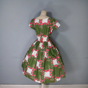 50s GREEN AND PINK ROSE PRINT FULL SKIRTED COTTON DAY DRESS - M