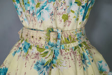 Load image into Gallery viewer, 50s PALE YELLOW AND GREEN FLORAL PRINT FULL SKIRTED COTTON DRESS WITH BELT - S