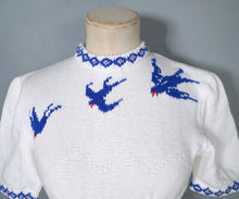 Load image into Gallery viewer, VINTAGE PATTERN 40s style WHITE AND BLUE SWALLOW BIRD INTARSIA JUMPER - S-M