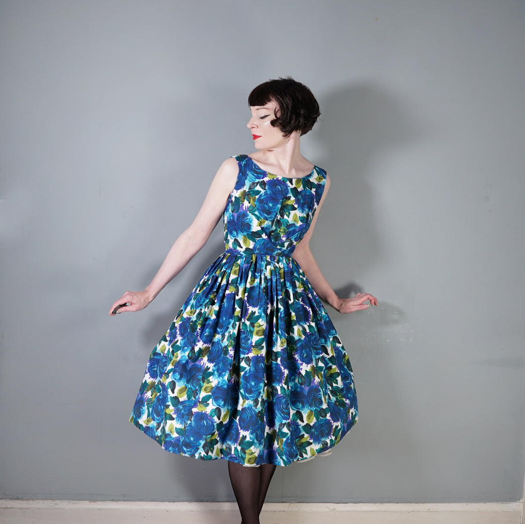 50s DARK BLUE PAINTERLY FLORAL ROSE PRINT COTTON DAY DRESS - S