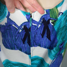 Load image into Gallery viewer, 60s BLUE PAINTERLY VICTORIAN LADY NOVELTY PRINT DAY DRESS - S