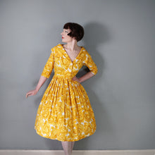 Load image into Gallery viewer, 50s FLORAL GARLAND AND BUTTERFLY PRINT FULL SKIRTED COTTON DRESS BY BEAUMART - M