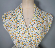 Load image into Gallery viewer, 50s "ARNISONS" YELLOW SMALL STEMMED ROSE PRINT WRAP DRESS WITH SASH BELT - S
