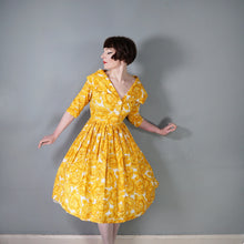 Load image into Gallery viewer, 50s FLORAL GARLAND AND BUTTERFLY PRINT FULL SKIRTED COTTON DRESS BY BEAUMART - M