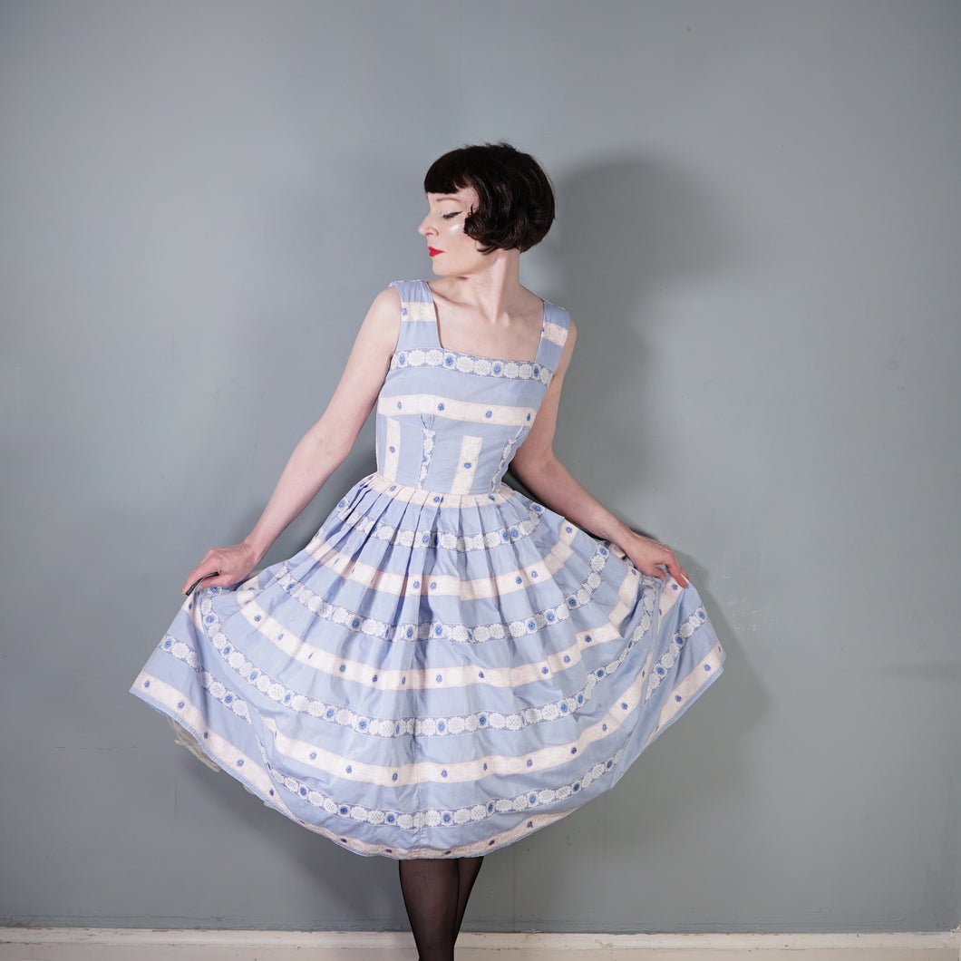 50s PASTEL BLUE AND PINK RIBBON BROCADE 
