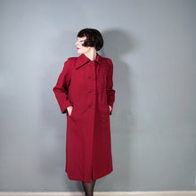 Load image into Gallery viewer, 40s CHERRY RED SWING OVER COAT WITH HUGE COLLAR AND REMOVABLE &quot;MAGIC LINING&quot; -M-L
