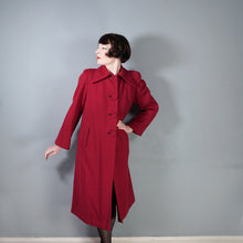 Load image into Gallery viewer, 40s CHERRY RED SWING OVER COAT WITH HUGE COLLAR AND REMOVABLE &quot;MAGIC LINING&quot; -M-L