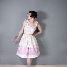Load image into Gallery viewer, 70s WHITE AND PASTEL PINK MUSHROOM BORDER PRINT STRAPPY DAY DRESS - S