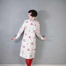 Load image into Gallery viewer, 70s VESTED GENTRESS NOVELTY PRINT LIGHT DUSTER COAT / DRESS - M-L