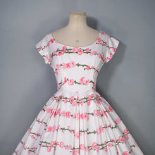 Load image into Gallery viewer, 50s VICTOR JOSSELYN BRIGHT PINK ROSE PRINT FULL SKIRTED COTTON DRESS - XS-S