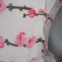 Load image into Gallery viewer, 50s VICTOR JOSSELYN BRIGHT PINK ROSE PRINT FULL SKIRTED COTTON DRESS - XS-S