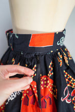 Load image into Gallery viewer, 50s BLACK AND RED MOULAIN ROUGE PARIS NOVELTY PRINT FULL SKIRT WITH BELT - 26"