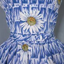 Load image into Gallery viewer, 50s 60s BLUE BASKET WEAVE AND LARGE DAISY PRINT COTTON DAY DRESS - S