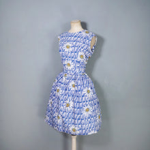 Load image into Gallery viewer, 50s 60s BLUE BASKET WEAVE AND LARGE DAISY PRINT COTTON DAY DRESS - S