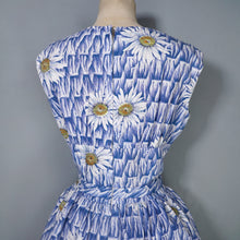 Load image into Gallery viewer, 50s 60s BLUE BASKET WEAVE AND LARGE DAISY PRINT COTTON DAY DRESS - S