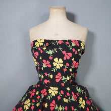 Load image into Gallery viewer, 50s UNLABELED HORROCKSES STRAPLESS FULL SKIRT DRESS WITH COLOURFUL FLORAL PRINT - XS