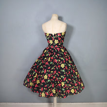 Load image into Gallery viewer, 50s UNLABELED HORROCKSES STRAPLESS FULL SKIRT DRESS WITH COLOURFUL FLORAL PRINT - XS