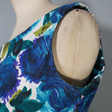 Load image into Gallery viewer, 50s DARK BLUE PAINTERLY FLORAL ROSE PRINT COTTON DAY DRESS - S