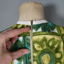 Load image into Gallery viewer, 60s BRIGHT GREEN PAINTERLY FLORAL COTTON DAY DRESS - S