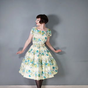 50s PALE YELLOW AND GREEN FLORAL PRINT FULL SKIRTED COTTON DRESS WITH BELT - S
