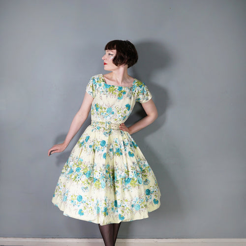 50s PALE YELLOW AND GREEN FLORAL PRINT FULL SKIRTED COTTON DRESS WITH BELT - S