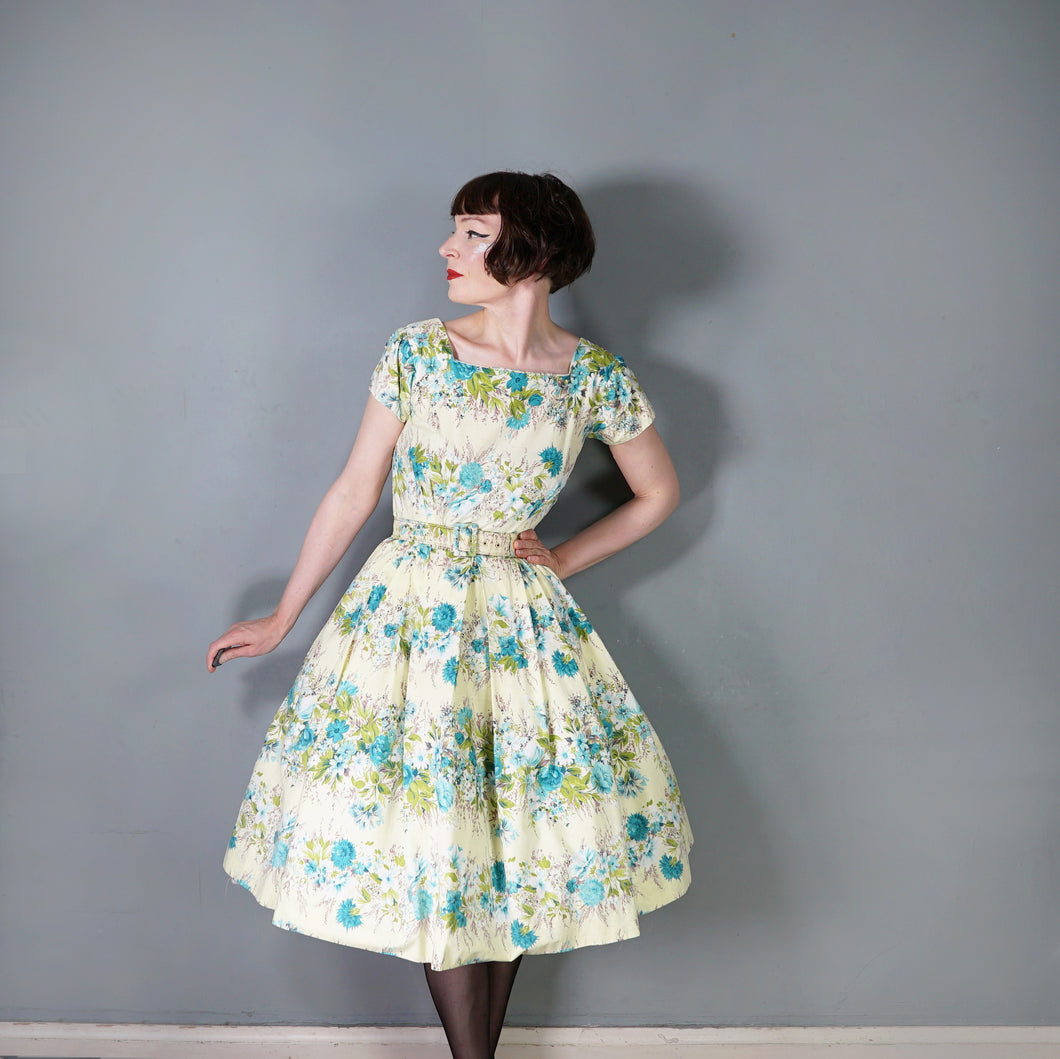 50s PALE YELLOW AND GREEN FLORAL PRINT FULL SKIRTED COTTON DRESS WITH BELT - S