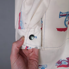 Load image into Gallery viewer, 70s VESTED GENTRESS NOVELTY PRINT LIGHT DUSTER COAT / DRESS - M-L