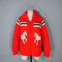 Load image into Gallery viewer, BRIGHT RED EQUESTRIAN HORSE INTARSIA CHUNKY WOOL KNIT COWICHAN CARDIGAN - M-L