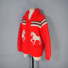 Load image into Gallery viewer, BRIGHT RED EQUESTRIAN HORSE INTARSIA CHUNKY WOOL KNIT COWICHAN CARDIGAN - M-L