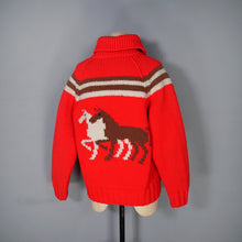 Load image into Gallery viewer, BRIGHT RED EQUESTRIAN HORSE INTARSIA CHUNKY WOOL KNIT COWICHAN CARDIGAN - M-L