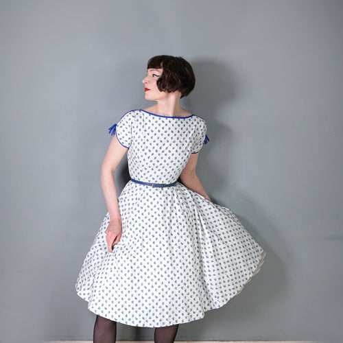 60s BLUE WHITE ROSEBUD FLORAL AND POLKA DOT PRINT COTTON DAY DRESS - XS / petite fit