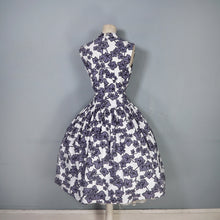 Load image into Gallery viewer, 50s CALIFORNIA COTTONS GREY AND WHITE IVY LEAF PRINT BOW NECK DRESS - S
