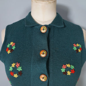 40s PURE WOOL FINE KNIT SLEEVELESS CARDIGAN / WAISTCOAT TANK WITH FLORAL EMBROIDERY - S-M