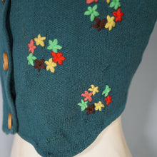 Load image into Gallery viewer, 40s PURE WOOL FINE KNIT SLEEVELESS CARDIGAN / WAISTCOAT TANK WITH FLORAL EMBROIDERY - S-M