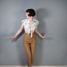 Load image into Gallery viewer, 50s NOVELTY PRINT BOLERO TIE BLOUSE / TOP IN PARISIAN FOOD MARKET PRINT - XS-S