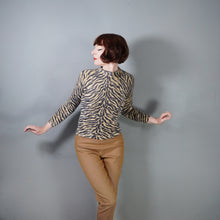 Load image into Gallery viewer, CROPPED 60s BATWING SLEEVE LAMBSWOOL ANIMAL TIGER PATTERN JUMPER - XS-S