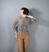 Load image into Gallery viewer, CROPPED 60s BATWING SLEEVE LAMBSWOOL ANIMAL TIGER PATTERN JUMPER - XS-S