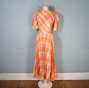 70s BRIGHT ORANGE AND PINK CHECKED PLEATED MAXI DRESS WITH CUT OUT BACK - S