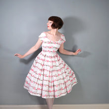 Load image into Gallery viewer, 50s VICTOR JOSSELYN BRIGHT PINK ROSE PRINT FULL SKIRTED COTTON DRESS - XS-S