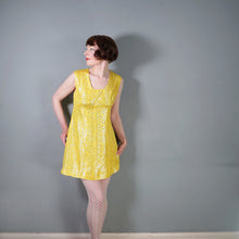 Load image into Gallery viewer, 60s SHIMMERY METALLIC SILVER AND YELLOW EMPIRE BUST DRESS - S-M