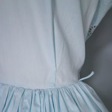 Load image into Gallery viewer, 50s 60s PASTEL BLUE BRODERIE ANGLAISE COTTON DAY DRESS - S-M