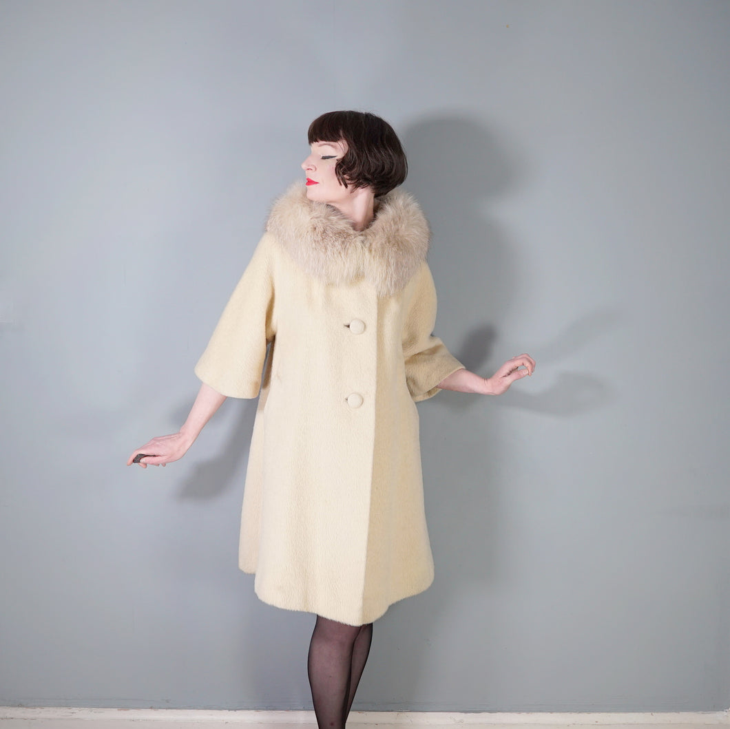 60S LILLI ANN CREAM FUZZY MOHAIR WOOL SWING COAT WITH HUGE FUR COLLAR - M